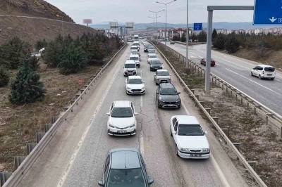 Bayram yolculuğu başladı: 43 ilin ge&ccedil;iş g&uuml;zergahında trafik hareketliliği arttı
