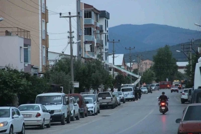 Bayrami&ccedil;&rsquo;te inşatta elektrik akımına kapılan iş&ccedil;i ağır yaralandı
