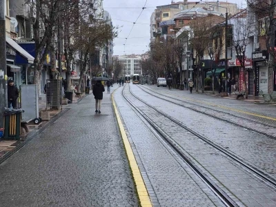 Bayramın 2&rsquo;nci g&uuml;n&uuml; kent meydanı sessizliğe b&uuml;r&uuml;nd&uuml;
