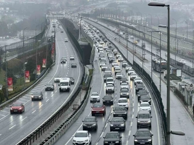 Bayramın ikinci g&uuml;n&uuml;nde İstanbul&rsquo;da trafik yoğunluğu
