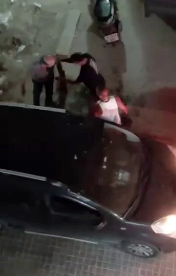 Bayrampaşa’da 2 sürücü arasında kavga: Birbirlerinin kafasında şişe kırdılar
