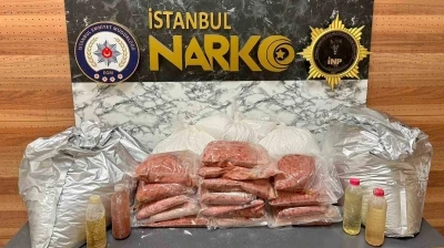 Bayrampaşa&rsquo;da uyuşturucu imalathanesine baskın: 107 kilogram kimyasal madde ele ge&ccedil;irildi
