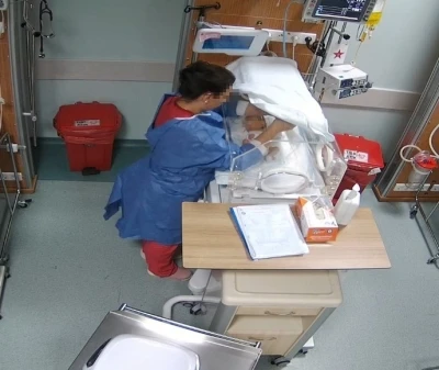 Bebeğe şiddet uygulayan hemşireye &lsquo;haberlere erişim engeli&rsquo; reddi
