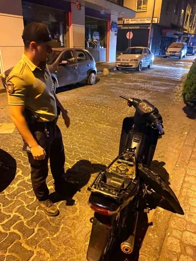 Bekçilerin dikkati çalıntı motosikleti yakalattı
