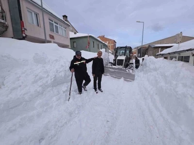 Bektaş Yaylası&rsquo;nda kar kalınlığı 2,5 metreyi buldu
