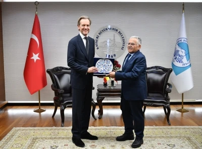 Bel&ccedil;ika b&uuml;y&uuml;kel&ccedil;ini ağırlayan B&uuml;y&uuml;kkılı&ccedil;&rsquo;tan AB vurgusu
