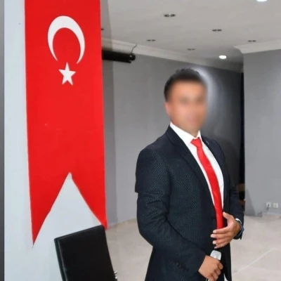 Bel&ccedil;ika&rsquo;daki akrabasını sahte tapu vaadiyle 450 bin Euro dolandırdığı iddia edilen &ouml;ğretmen tutuklandı
