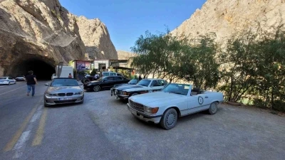 Belçikalı klasik araç tutkunları Kemaliye’de
