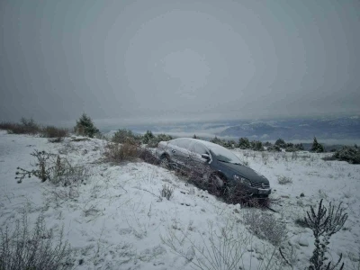 Belediye Başkanı İlhan &Ouml;zden&rsquo;in makam aracı kaza yaptı
