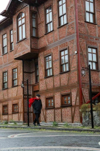 Belediye başkanı şiir okudu, il&ccedil;enin tarihi ge&ccedil;mişi canlandı

