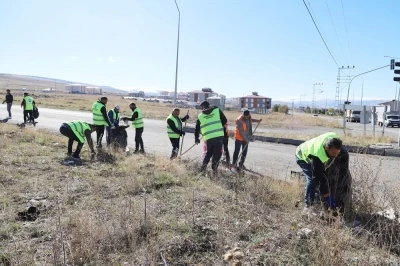 Belediye ekiplerinin temizlik seferberliği sürüyor
