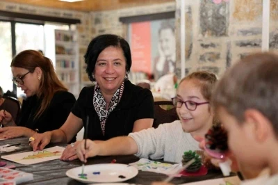 Belediyeden &ccedil;ocuklara y&ouml;nelik yılbaşı at&ouml;lyesi
