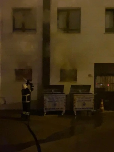 Belen&rsquo;de okulda yaşanan yangın b&uuml;y&uuml;meden s&ouml;nd&uuml;r&uuml;ld&uuml;
