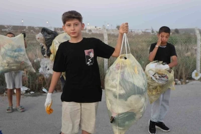 ‘Ben başladım sıra sende’ sloganıyla çöp toplama hareketini başlatan Miraç’a belediye ekiplerinden destek
