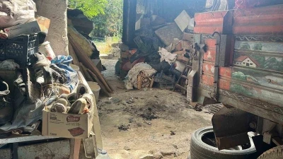 Benzinle uğraşırken alevlerin arasında kalan gen&ccedil; hayatını kaybetti
