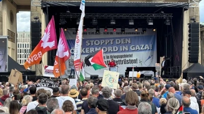Berlin’de binlerce kişiden &quot;Gazze’de Soykırımı Durdurun&quot; çağrısı
