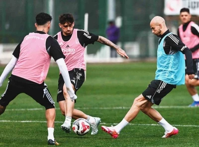 Beşiktaş, Antalyaspor ma&ccedil;ı hazırlıklarını s&uuml;rd&uuml;rd&uuml;
