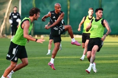 Beşiktaş, Başakşehir maçı hazırlıklarını çift antrenmanla sürdürdü
