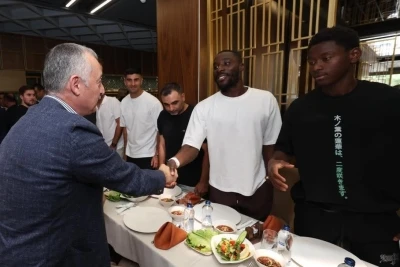 Beşiktaş maçı öncesi Kocaelisporlu futbolculara moral
