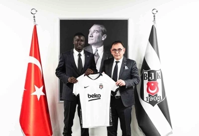 Beşiktaş, Ouattara ile 4 yıllık s&ouml;zleşme imzaladı
