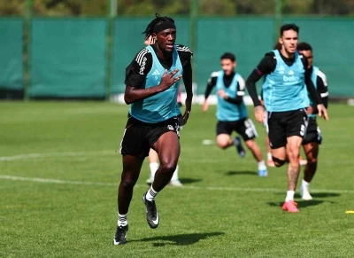 Beşiktaş’ta Gençlerbirliği maçı hazırlıkları devam etti
