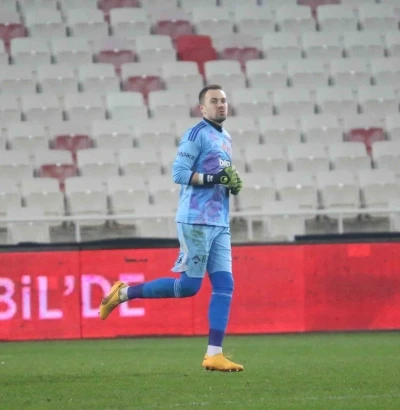 Beşiktaş&rsquo;ta Mert G&uuml;nok ile yollar ayrıldı
