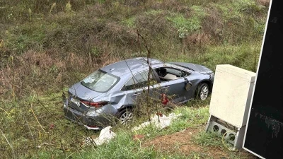 Beşiktaş’ta takla atan araç şarampole uçtu: Sürücü yaralandı
