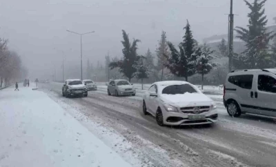 Besni&rsquo;de kar yağışı hayatı olumsuz etkiledi
