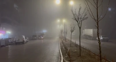 Besni&rsquo;de sağanak ve sis etkili oldu
