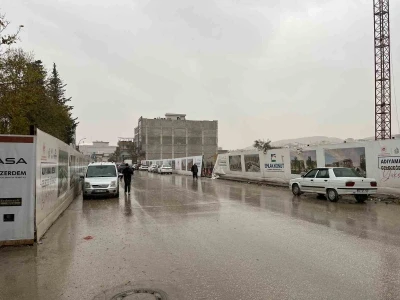 Besni’de sağanak yağış etkili oldu
