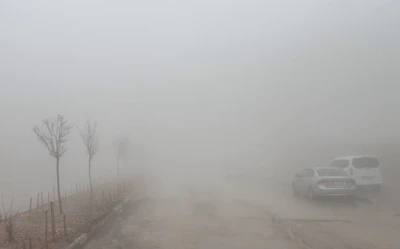 Besni&rsquo;de sağanak yağış ve yoğun sis etkili oldu
