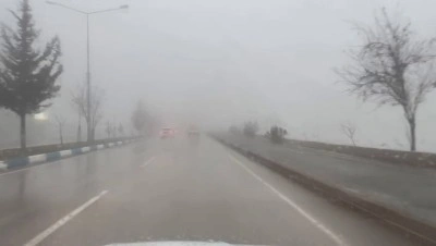 Besni&rsquo;de yoğun sis ve sağanak etkili oldu