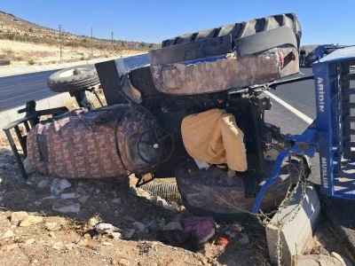 Beton mikseri traktöre çarptı: 1 yaralı
