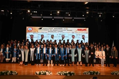 BEUN&rsquo;da geleceğin hemşireleri, fizyoterapistleri ve sosyal hizmet uzmanları mezun oldu
