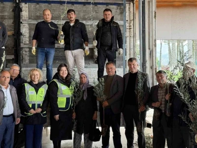 Beyağa&ccedil;&rsquo;ta kırsal kalkınmayı destek amacıyla zeytin fidanı dağıtımı ger&ccedil;ekleşti
