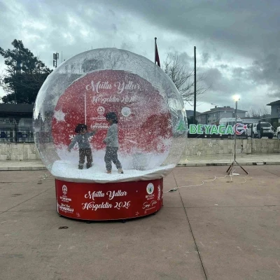 Beyağa&ccedil;lılar yılbaşı hatıralarını dev kar k&uuml;resiyle &ouml;l&uuml;ms&uuml;zleşiyor
