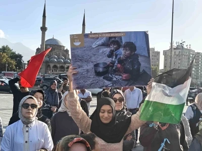 Beyaz önlüklüler Gazze için yürüdü
