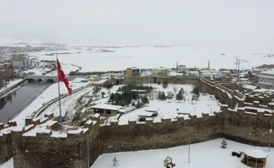 Beyaza b&uuml;r&uuml;nen Ardahan Kalesi havadan g&ouml;r&uuml;nt&uuml;lendi
