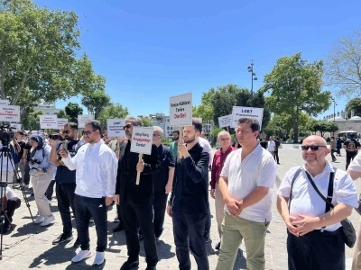 Beyazıt Meydanı&rsquo;nda kruvaziyer gemisi protesto edildi
