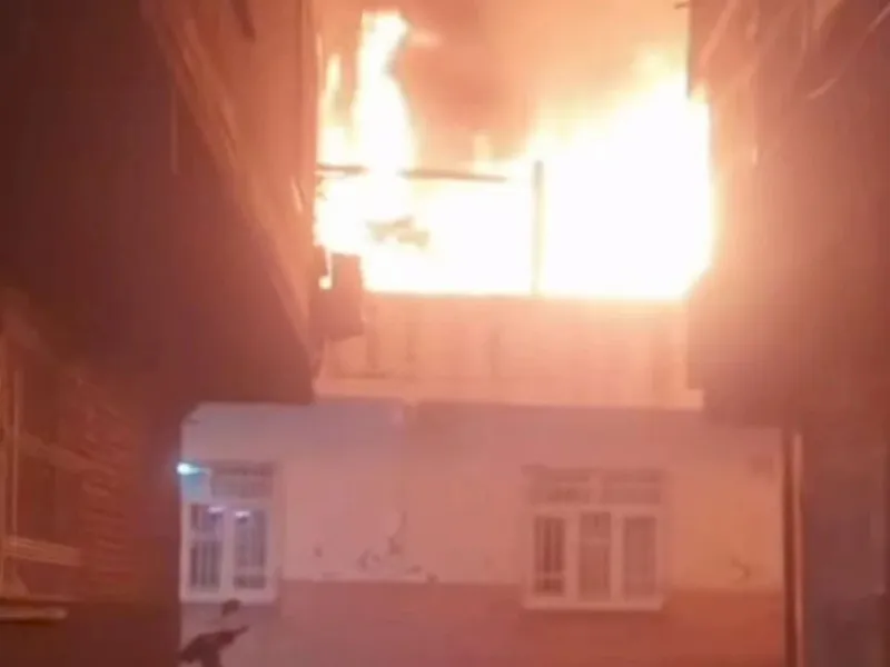 Beyazlar Mahallesi&rsquo;nde &Ccedil;atı Yangını Korkuttu