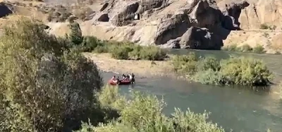 Beyhan Barajı’nda kapaklar açıldı: 4 kişi mahsur kaldı
