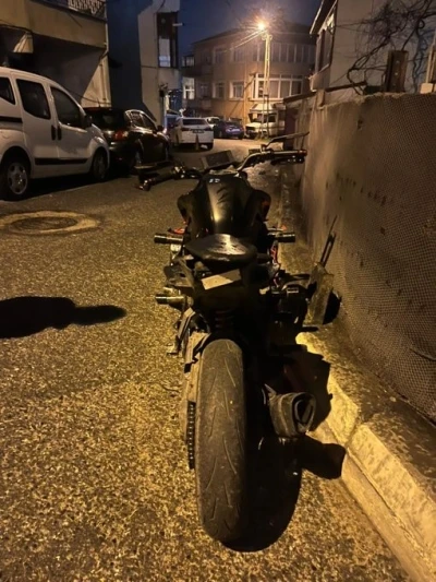Beykoz&rsquo;da abartı egzozlu motosiklet s&uuml;r&uuml;c&uuml;s&uuml;ne 454 bin lira ceza
