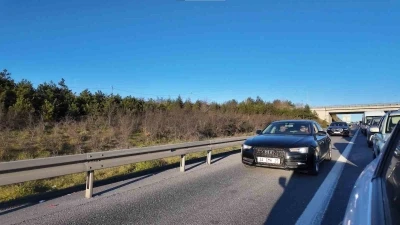 Beykoz&rsquo;da pes dedirten g&ouml;r&uuml;nt&uuml;: 30 dakikada 60 ara&ccedil; kuralları hi&ccedil;e saydı
