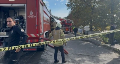 Beylikdüzü’nde fabrika alev alev yandı
