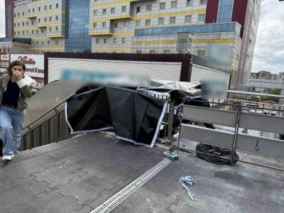 Beylikdüzü’nde metrobüs köprüsünde yürüyen merdiven yangını
