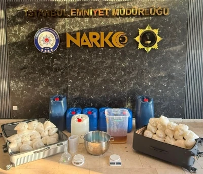 Beylikd&uuml;z&uuml;&rsquo;nde uyuşturucu operasyonu: 248 kilogram metamfetamin ele ge&ccedil;irildi
