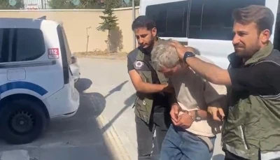 Beylükdüzü’nde müşteri gibi girdiği dükkandan termos ve telefon çalan Cezayirli yakalandı
