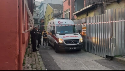 Beyoğlu&rsquo;nda &ccedil;ıkan yangında 1 yaşındaki bebek hayatını kaybetti, 2 kişi yaralandı
