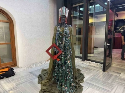 Beyoğlu’nda geri dönüşüm malzemelerinden sergi açıldı
