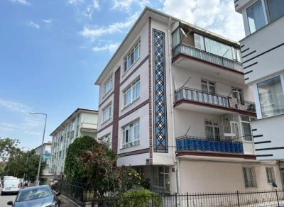 Bı&ccedil;akla yaraladığı babası tarafından &ouml;ld&uuml;r&uuml;len saldırganın 8 farklı su&ccedil;tan kaydı olduğu ortaya &ccedil;ıktı
